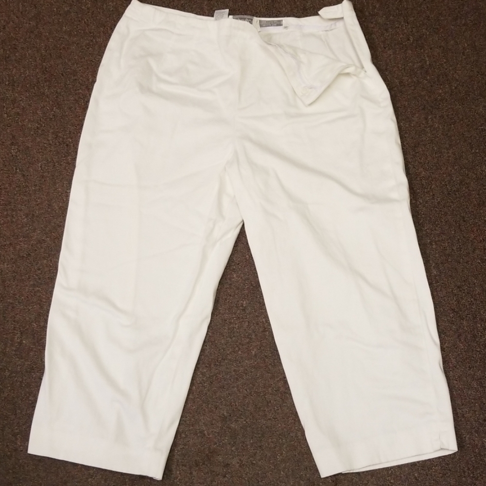 Foxcroft White Capris Classic Style